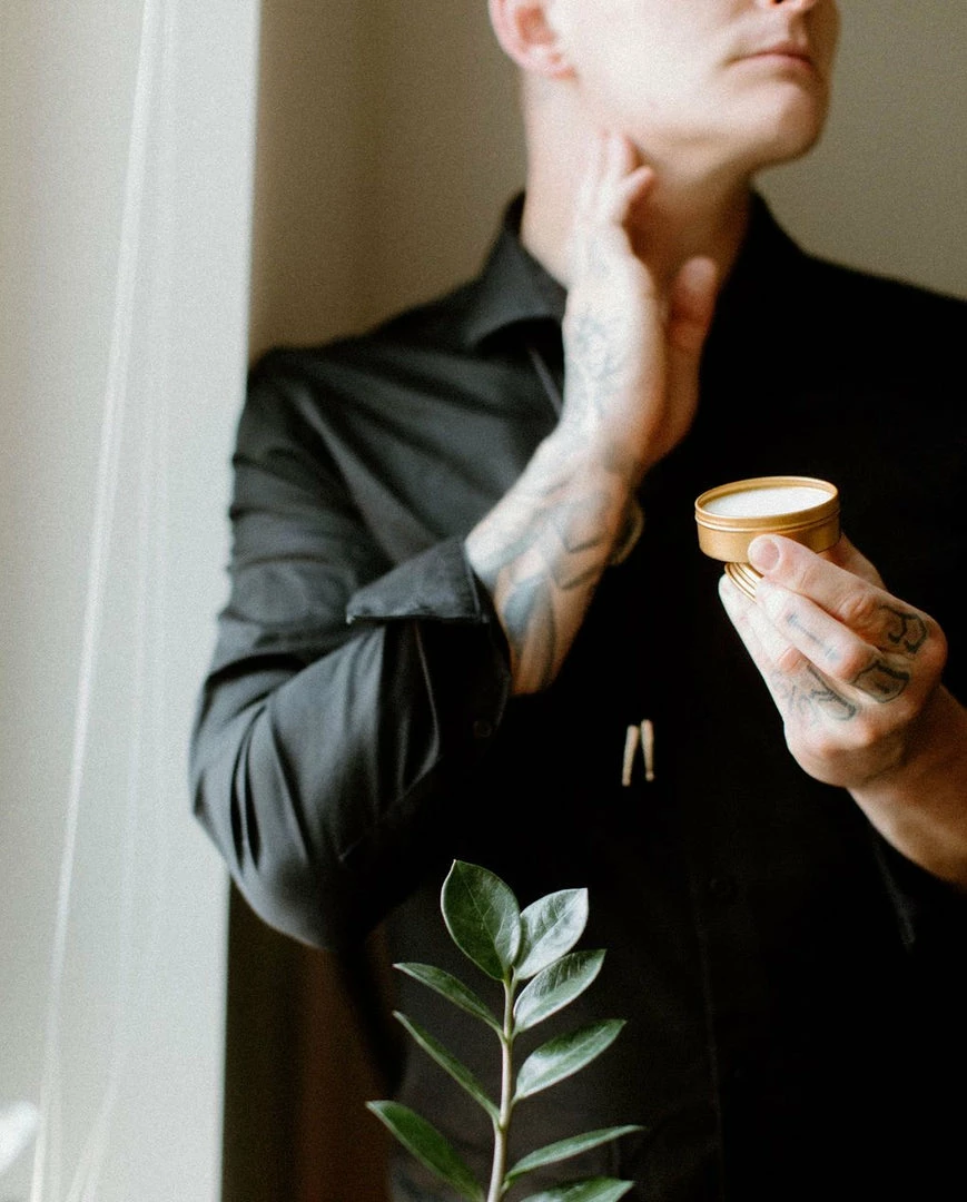 BT TOBACCO TEAK SOLID COLOGNE BLACK 4 BT TOBACCO TEAK SOLID COLOGNE BLACK