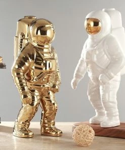 SB WHITE ASTRONAUT STATUE FAUNA