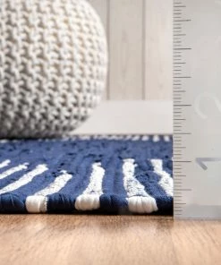 NLD RUGS WOVEN LINED DIAMONDS