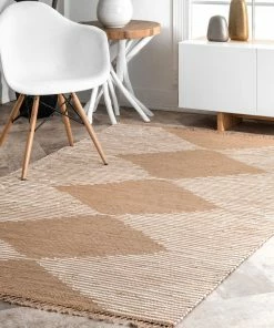 NLD RUGS WOVEN LINED DIAMONDS