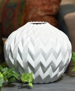UT WHITE EMBOSSED WAVE WIDE VASE