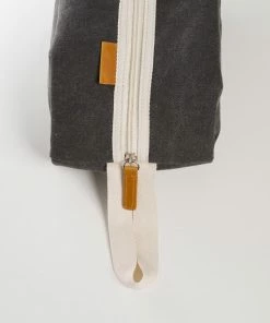 BK STAY CLEAN TOILETRY BAG