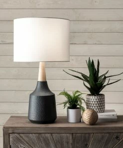 NLD BLACK CERAMIC TABLE LAMP - 28