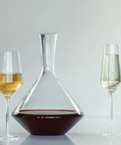 VK COCKTAILS ANGLED CRYSTAL WINE DECANTER