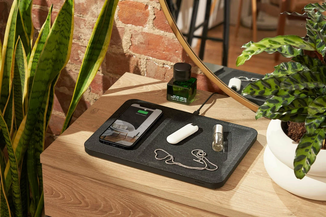 CR BELGIAN LINEN CATCH:3 WIRELESS CHARGER BLACK 10 CR BELGIAN LINEN CATCH:3 WIRELESS CHARGER BLACK