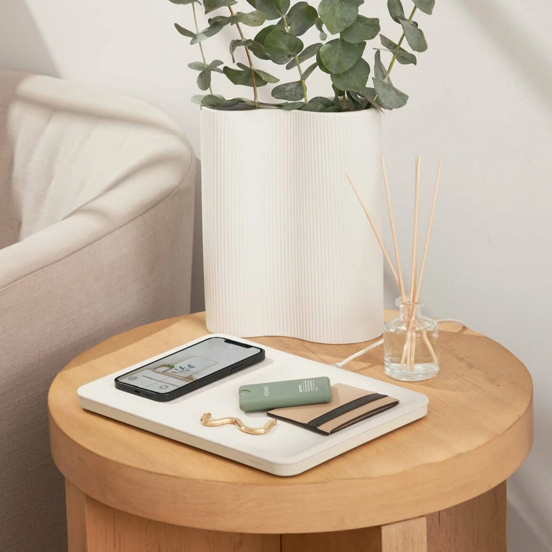 CR BELGIAN LINEN CATCH:3 WIRELESS CHARGER BLACK 7 CR BELGIAN LINEN CATCH:3 WIRELESS CHARGER BLACK