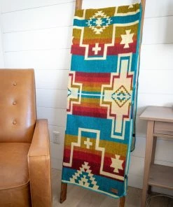 AT ALPACA SANTA FE (ECUADOR)