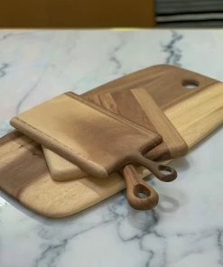 BH ACACIA RECTANGULAR BOARD WITH HANDLE ENTERTAINING