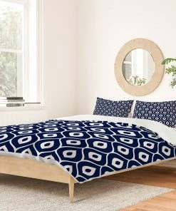 DYD LEELA NAVY DUVET / COMFORTER 40 DYD LEELA NAVY DUVET / COMFORTER
