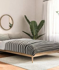 DYD BLACK HORIZONTAL LINES DUVET / COMFORTER 35 DYD BLACK HORIZONTAL LINES DUVET / COMFORTER