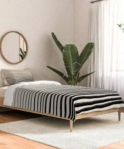 DYD BLACK HORIZONTAL LINES DUVET / COMFORTER 31 DYD BLACK HORIZONTAL LINES DUVET / COMFORTER