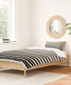 DYD BLACK HORIZONTAL LINES DUVET / COMFORTER 26 DYD BLACK HORIZONTAL LINES DUVET / COMFORTER