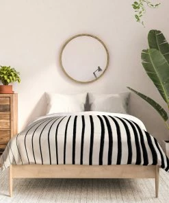 DYD BLACK VERTICAL LINES DUVET / COMFORTER