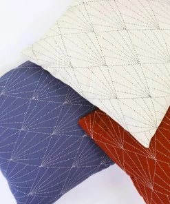 AN WHITE ARRAY STITCH THROW PILLOW BOHO