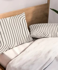 DYD MINIMAL LINE CURVATURE WHITE PILLOW SHAMS BLACK