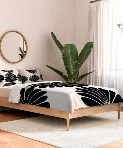 DYD BLACK RETRO DAISY I DUVET / COMFORTER