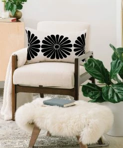 DYD RETRO DAISY THROW PILLOW BLACK