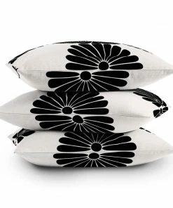 DYD BLACK RETRO DAISY THORW PILLOW