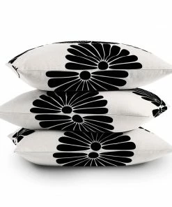 DYD RETRO DAISY THROW PILLOW BLACK