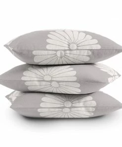 DYD BLACK RETRO DAISY THORW PILLOW