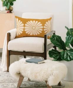 DYD RETRO DAISY THROW PILLOW BLACK