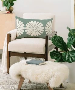 DYD BLACK RETRO DAISY THORW PILLOW