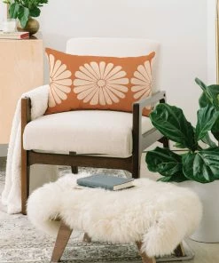 DYD BLACK RETRO DAISY THORW PILLOW