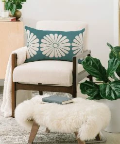 DYD BLACK RETRO DAISY THORW PILLOW