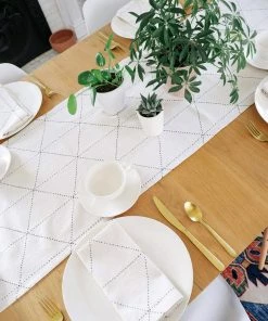 AN BONE WHITE GRAPH TABLE RUNNER (INDIA) ENTERTAINING