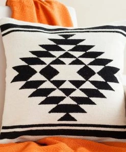NO BLACK & WHITE ANDEAN DIAMOND PILLOW (PERU)