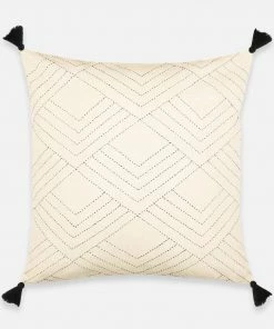 AN WHITE CHEVRON STITCH THROW PILLOW